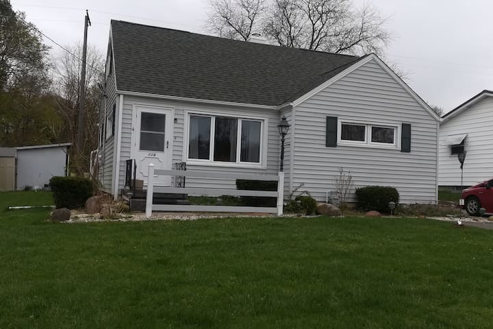 Cozy family home close to Grove City College