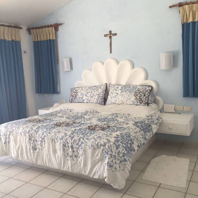 Master bedroom. Beach balcony.