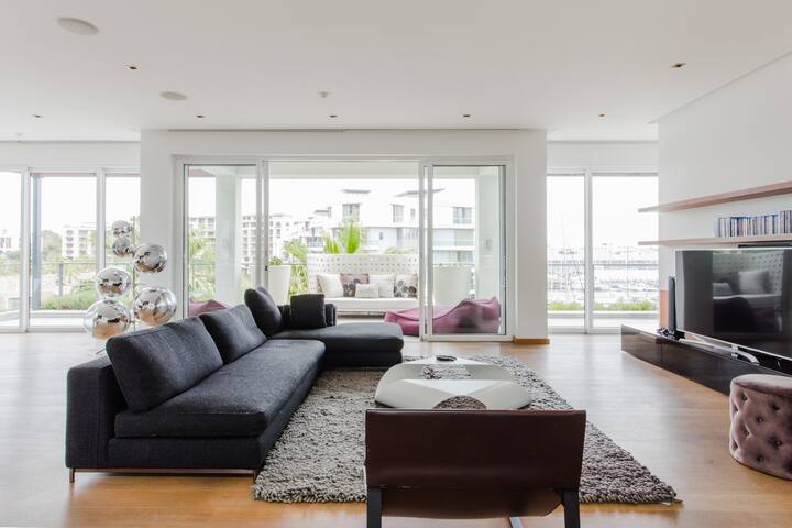 V&A Waterfront Penthouse on the Marina gallery image 3