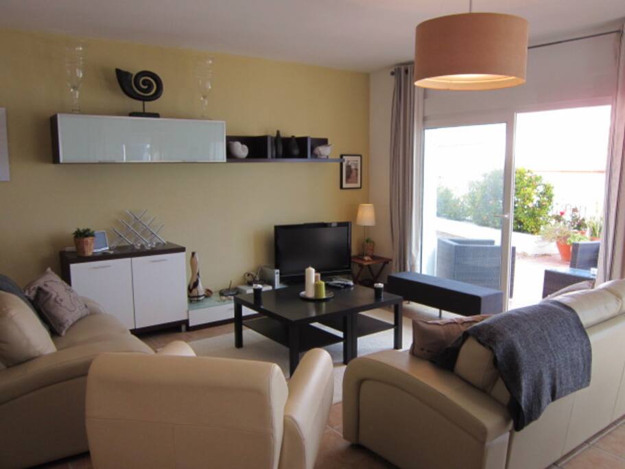 Ground floor : living room