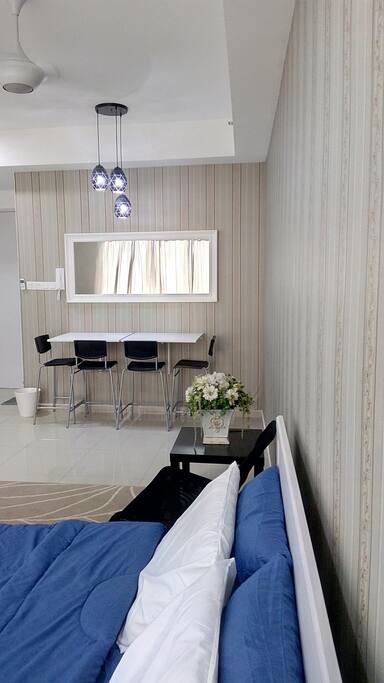 Wallpaper, furniture and fittings