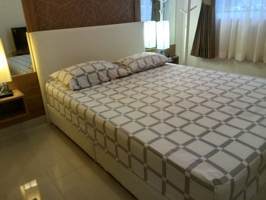 Queen Bed