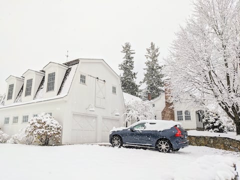 Secluded Farmhouse on 14 Private Acres