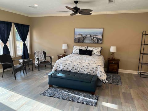Harris Estates Bed & Breakfast with Pool