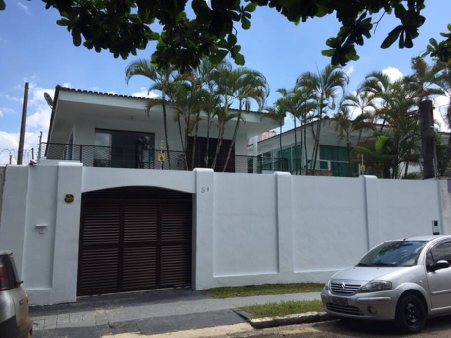 Vista de frente da casa