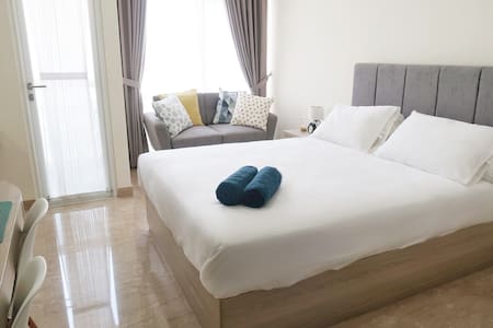 Menteng Lux Studio (WIFI, HOT WATER & AMENITIES)