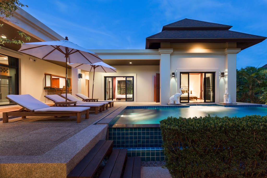 You can relax and enjoy the pool view on the sun loungers
