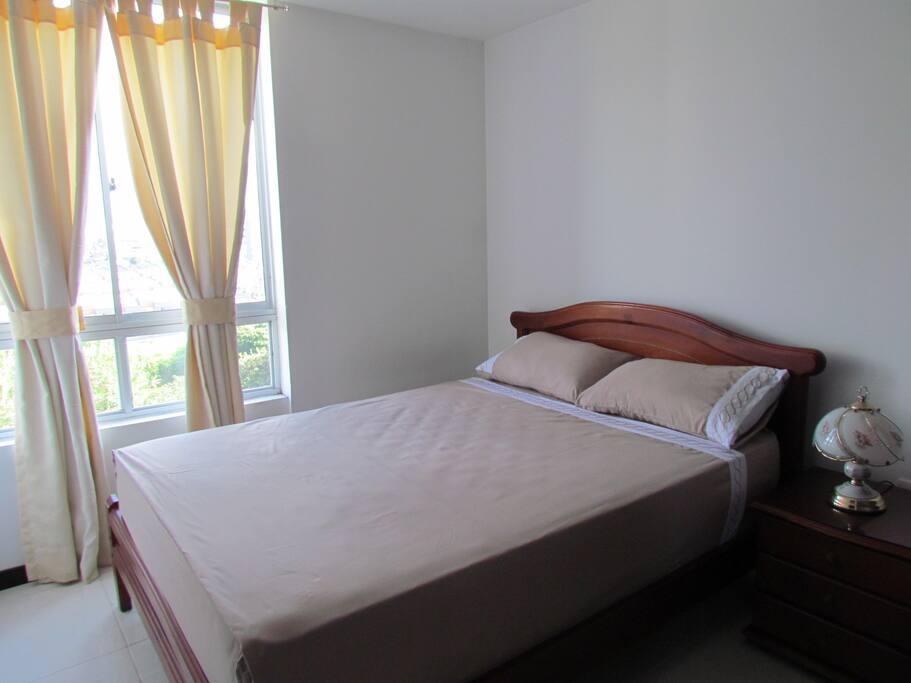 habitación con cama 1.40 colchón semi ortopédico ( nuevo )