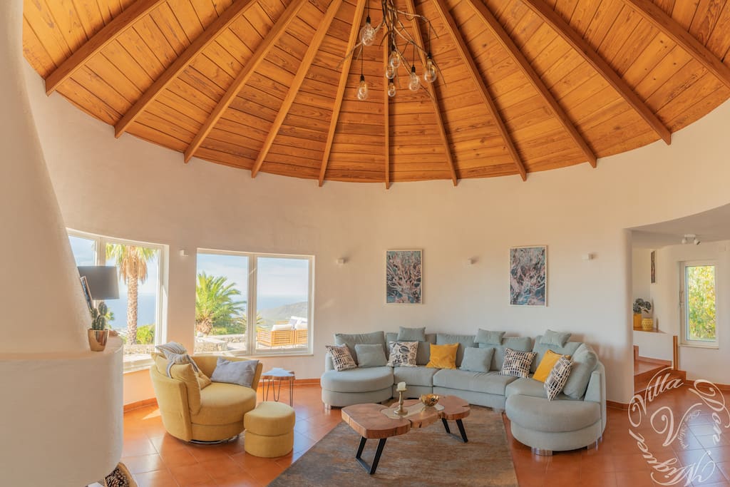 Living room with panoramic view