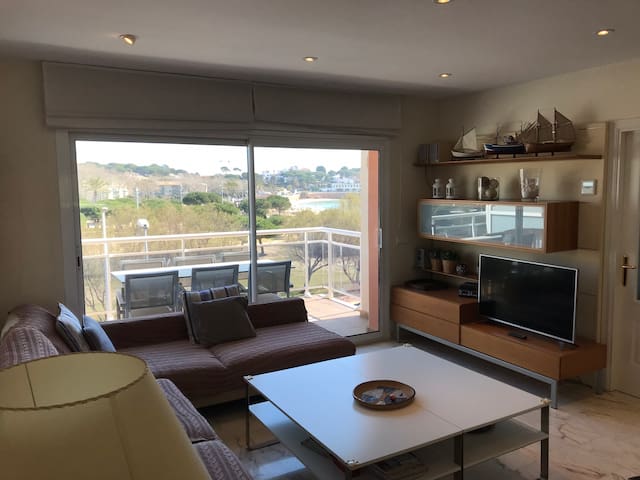 Apartament de luxe a S’agaró amb vistes al mar.