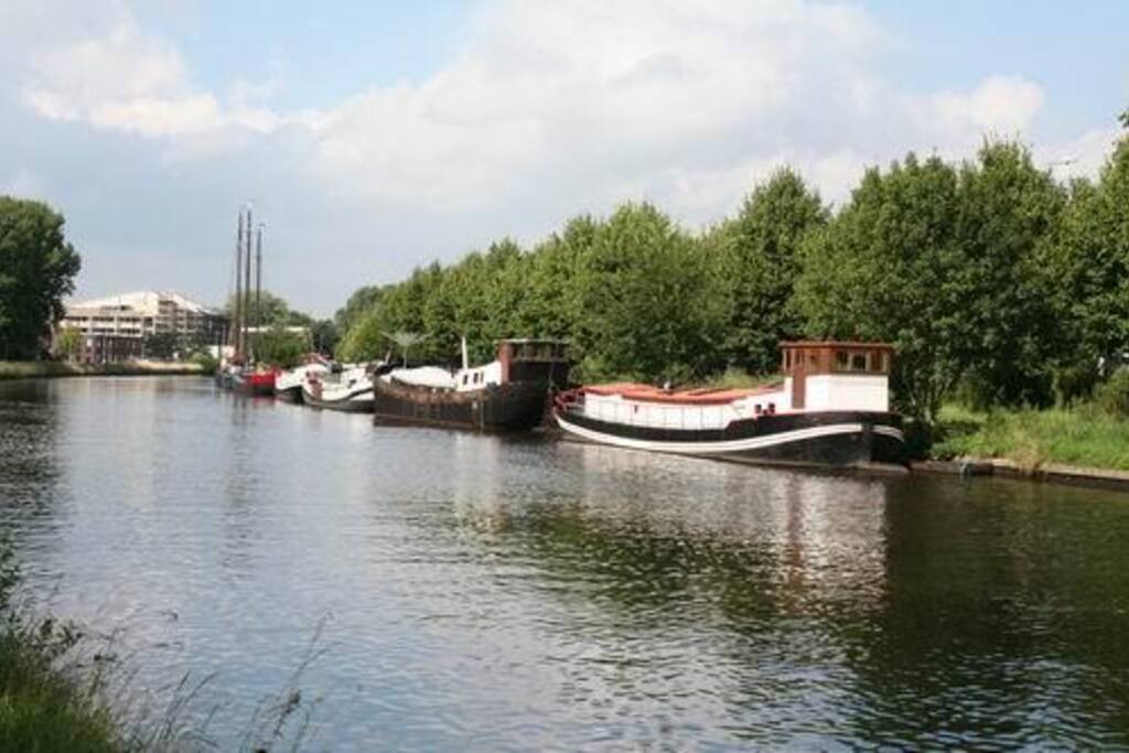houseboat groningen gezellige woonboot cozy houseboat woonboten te huur in houseboat groningen gezellige woonboot cozy houseboat woonboten te huur in