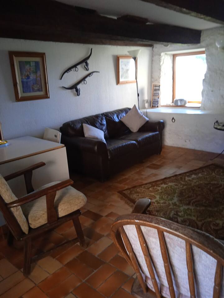 Gite In A Peaceful Country Setting - Montmarault