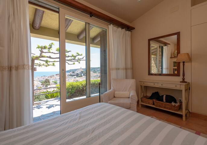 Casa con vistas al mar y estacionamiento privado gallery image 5