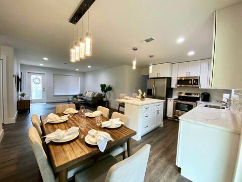 Impeccable 3BR  Home Near Beaches & Atlantic Ave