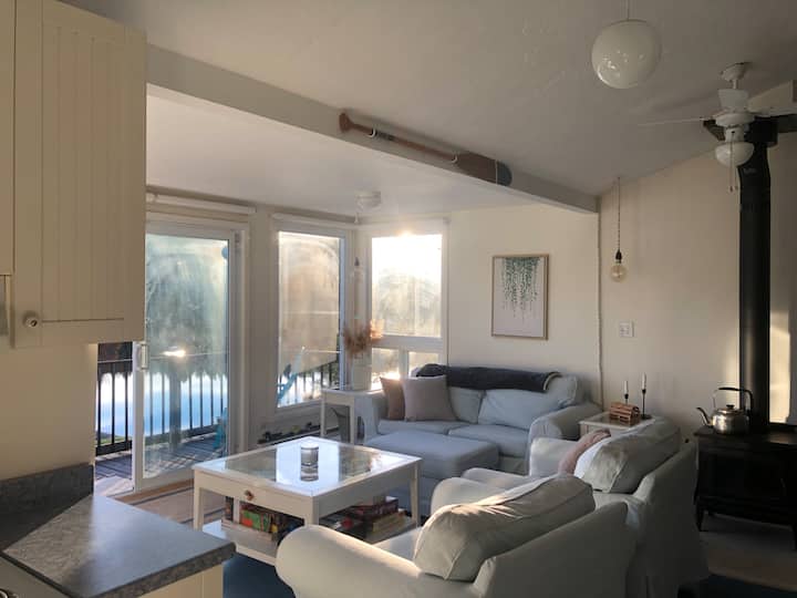 Cozy Pet-friendly Lakefront Escape - Quebec