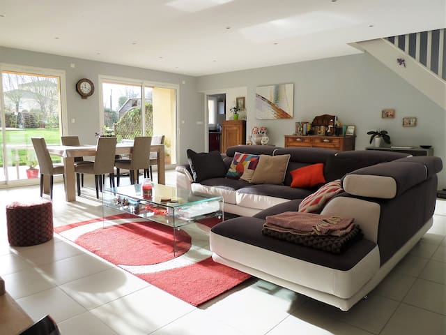 QUIET ROOM IN OUDON CLOSE TO NANTES