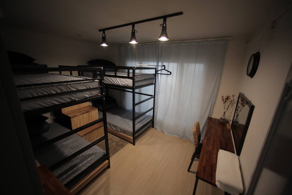 1st room