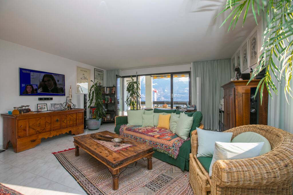 livingroom with door window