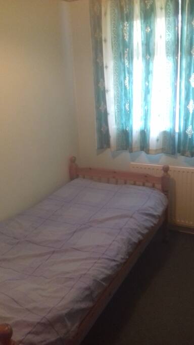 Small Bedroom - Single Bed