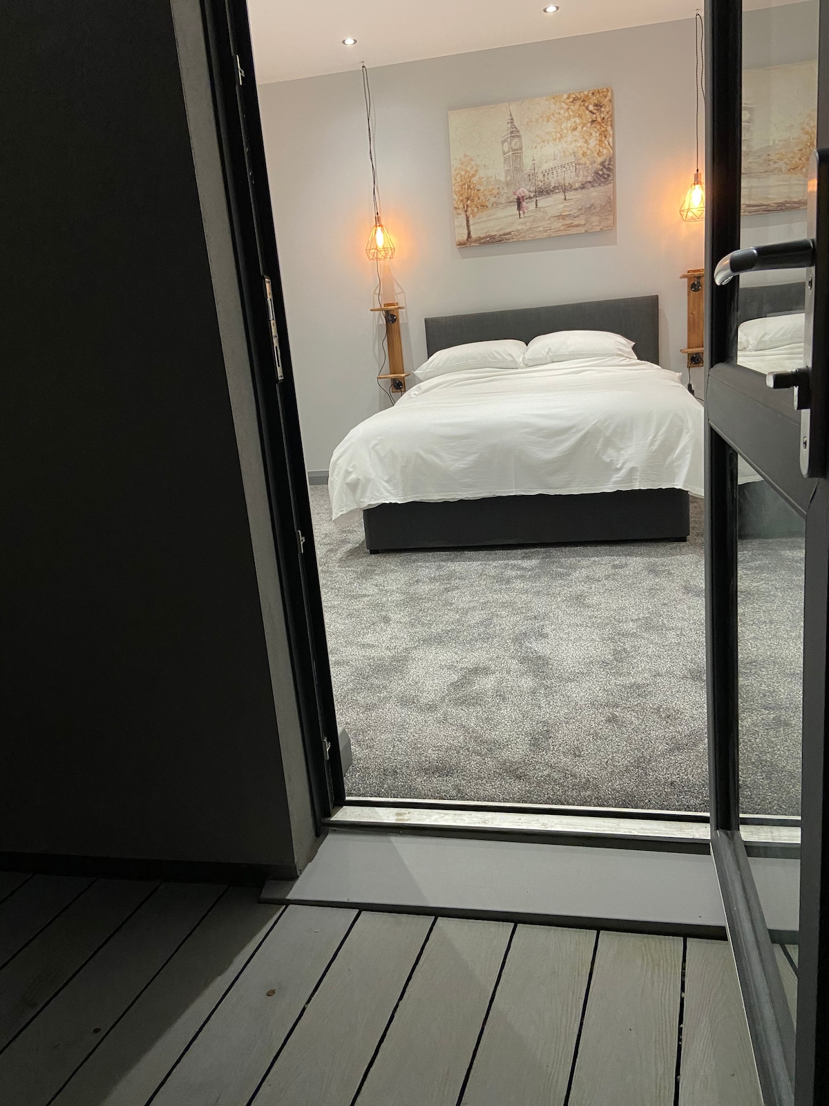 Balkón na 1. poschodí s dvojlôžkovou spálňou