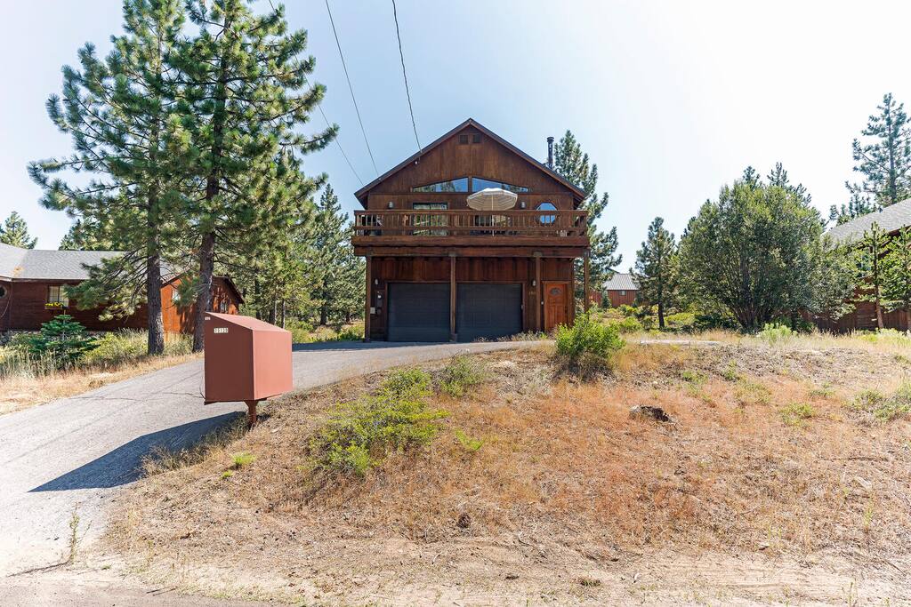 Front of the home and driveway