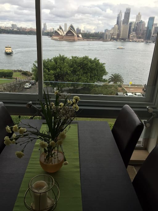 Amazing views from lounge to Opera House and Bridge, Ferry stop right out the front