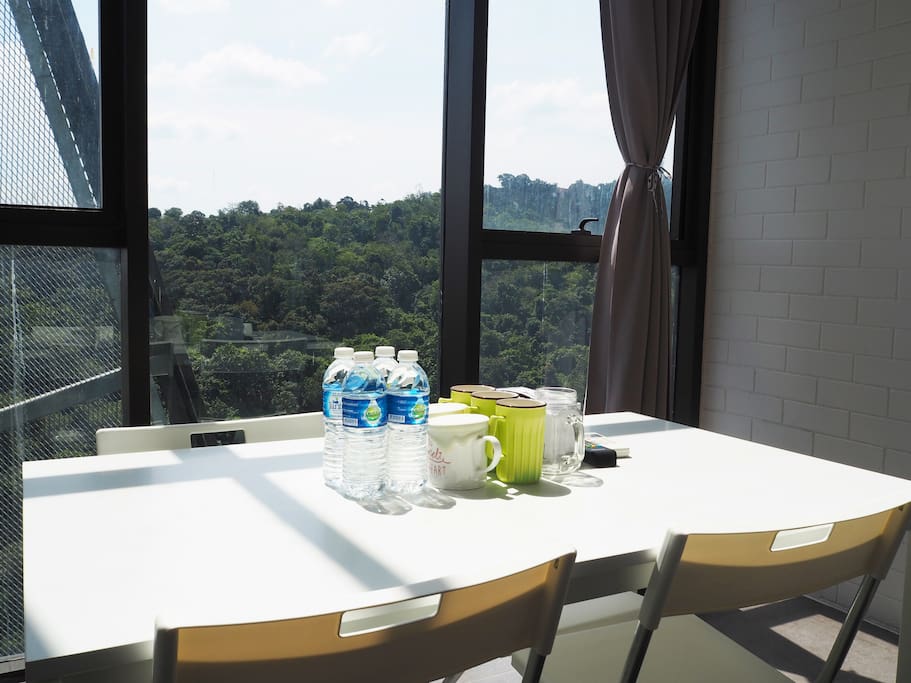 Breakfast here?