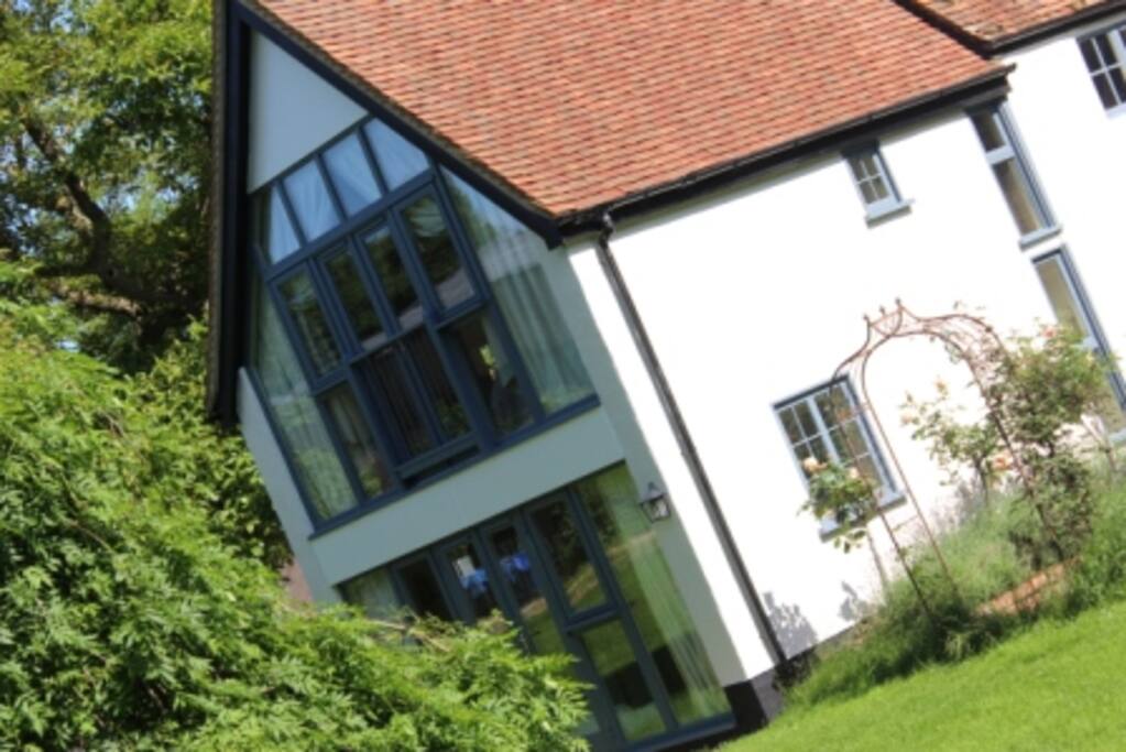 Individual architecturally designed suite with its own private entrance in an attractive countryside setting