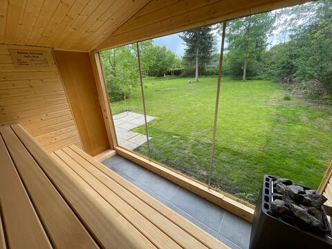 Wellness oasis with hot tub and sauna all incl.