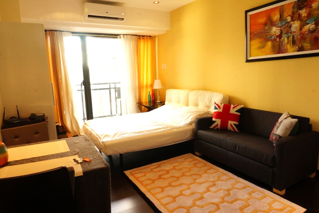 Queen sized bed and sofa bed to accommodate 3 adults comfortably