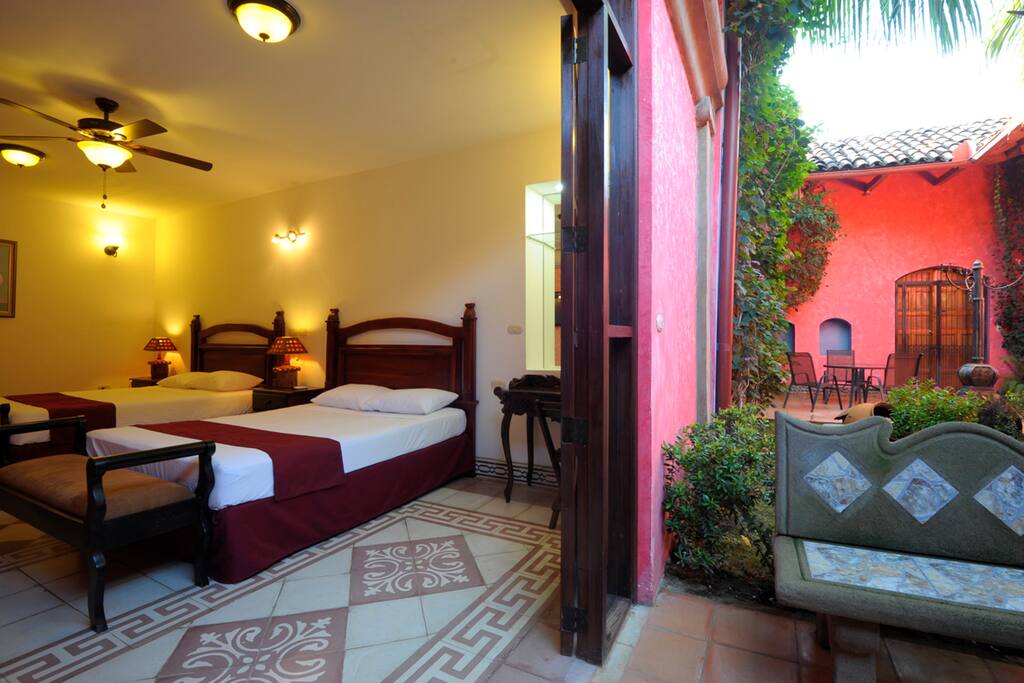 Double room with garden access