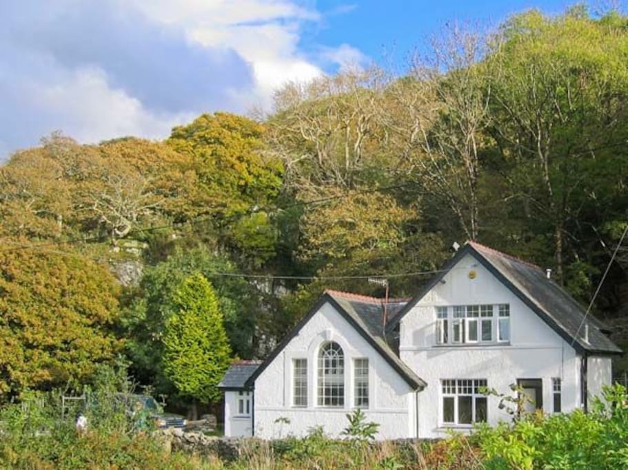 Holiday Cottage in Snowdonia (Sleeps 10) Cottages for Rent in Gwynedd