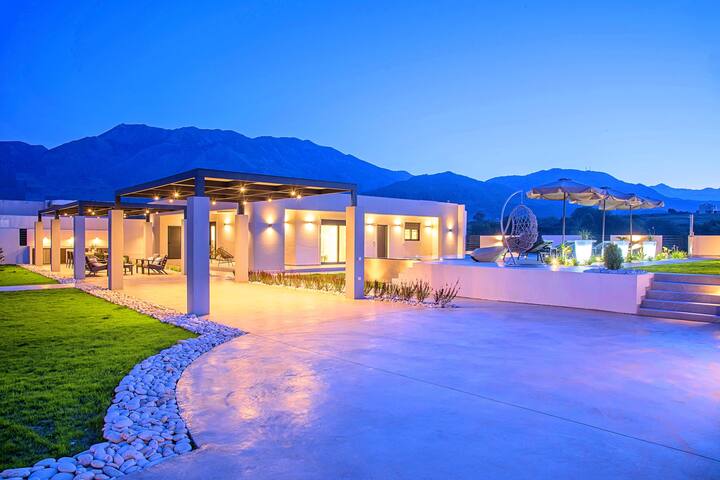 Villa Solaris with Heated Pool & Jacuzzi gallery image 3
