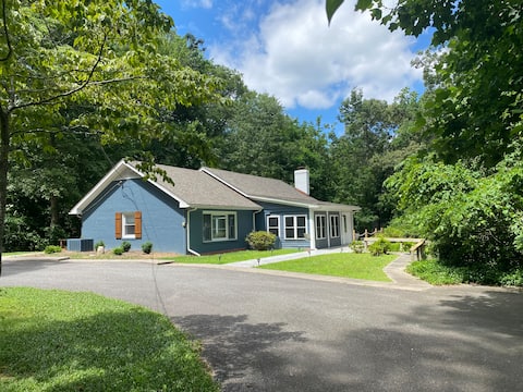 Peaceful Waterfront Cottage w/ private dock!