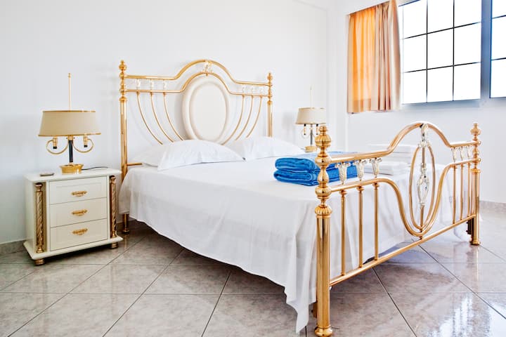 Bedroom (1)