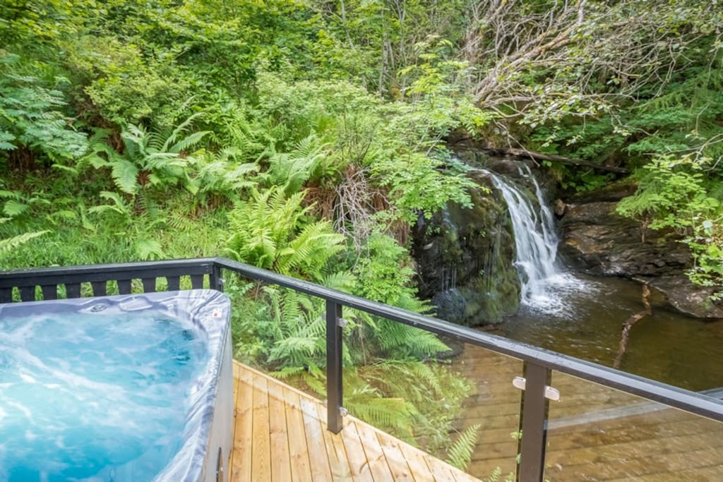 Hot tub looking over Waterfall