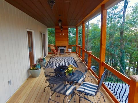 Rocheport Blufftop Bungalow * walk to trail*