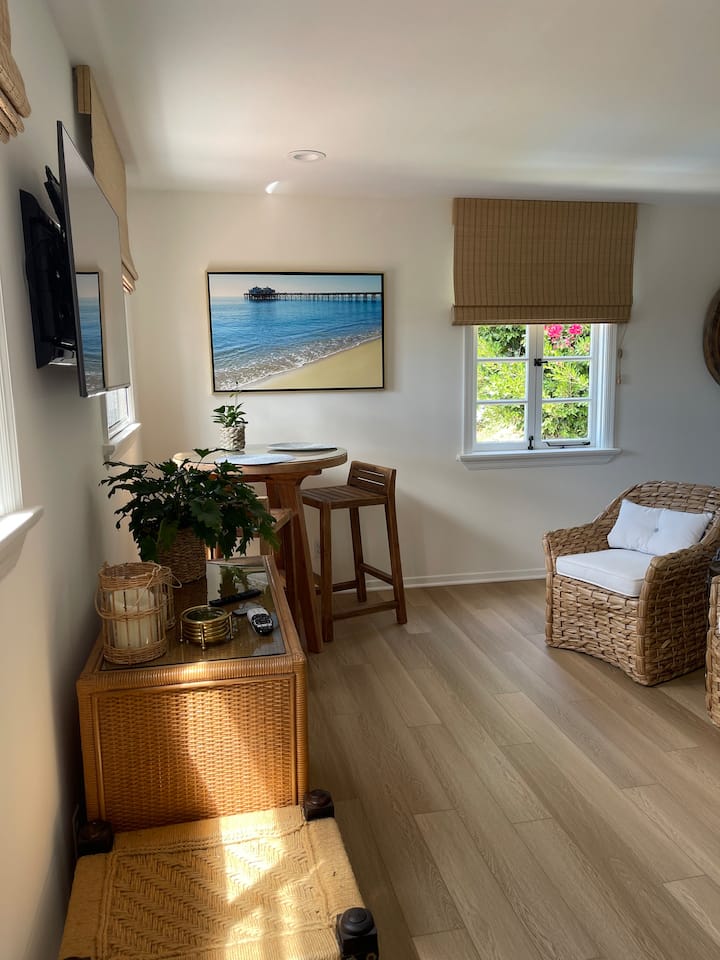 Privacy, Near Pepperdine, Beaches And City Center - Malibu, CA