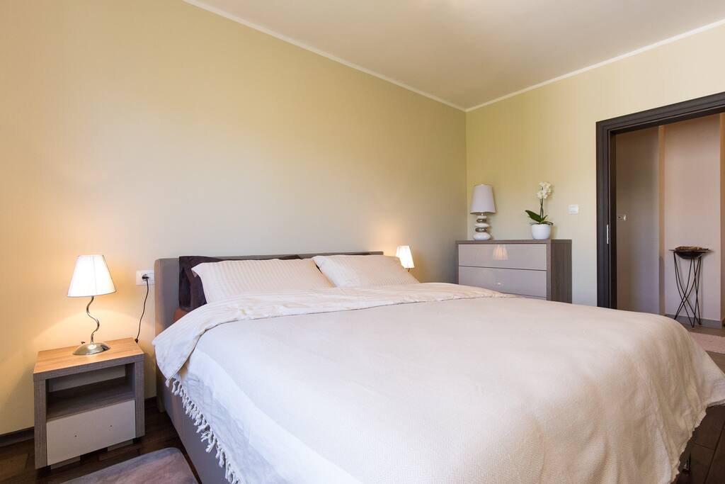 3 rd room with double bed