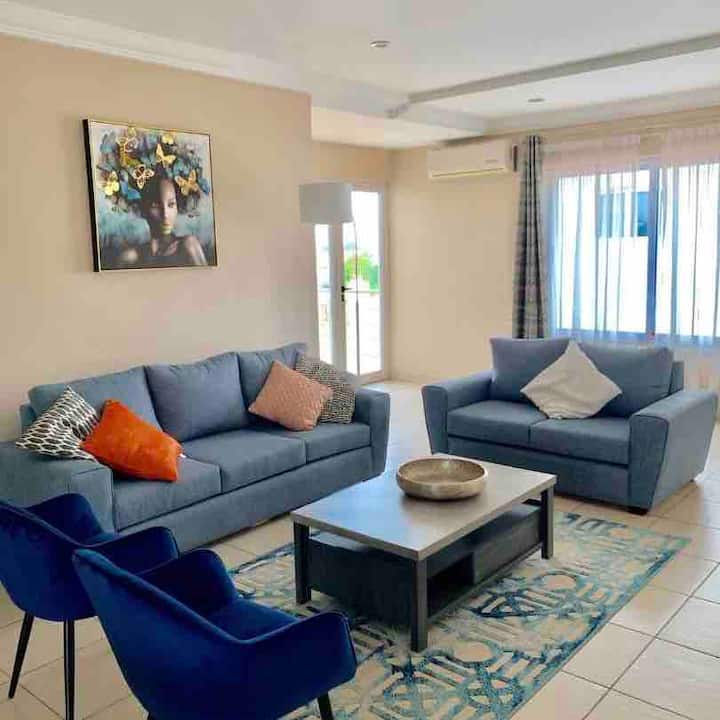 Chic 2 Bed Flat with Balcony and Pool, East Legon Flats for Rent in