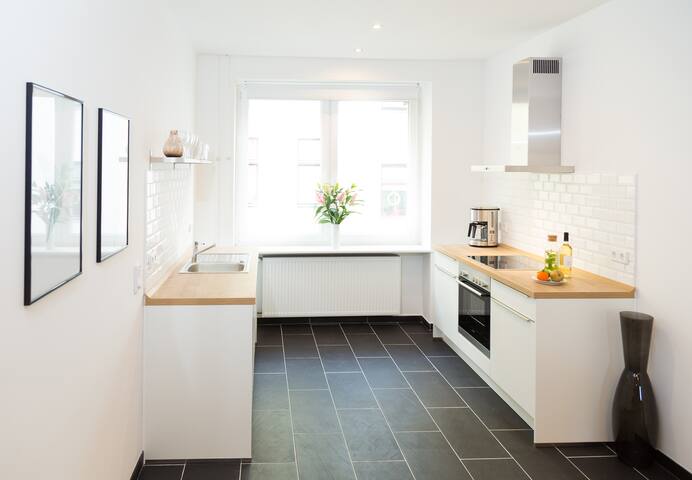 195 SQM & 5 BR // ENTIRE FLOOR: MAX 21 PERSON gallery image 5