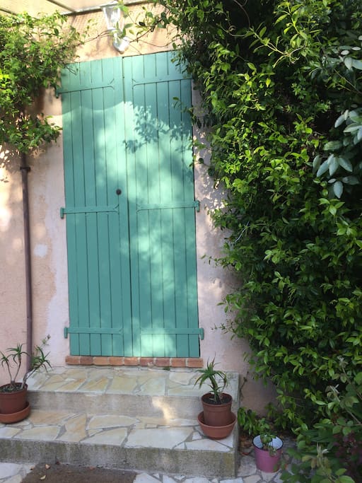 Main entrance/ front door