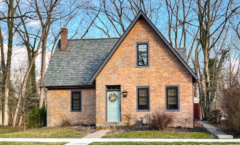 3-bed Cottage  > Steps from Bucknell  > Renovated