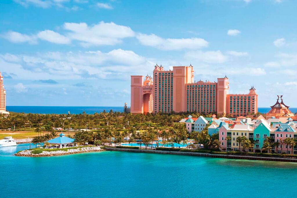 Photo of Harborside at Atlantis and Atlantis hotel