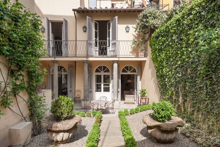 Wonderful house with garden gallery image 5