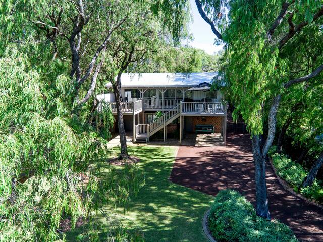 “Edgewater” on Quindalup Beachfront gallery image 2