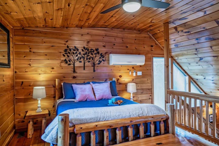 Chumba cha kulala kilicho wazi cha mtindo wa roshani