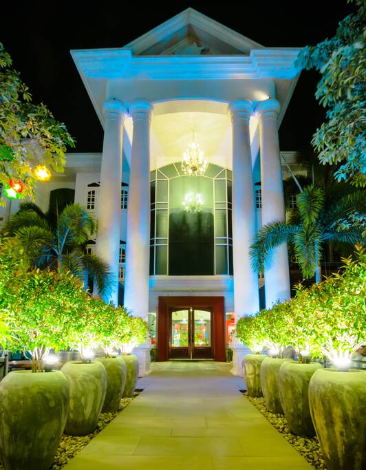 Welcoming entrace
