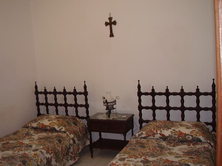 საძინებელი 1