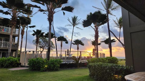 Top Airbnb: ⭐Oceanfront ❤ Aloha @ tropical vacation paradise⭐ in Kapaa